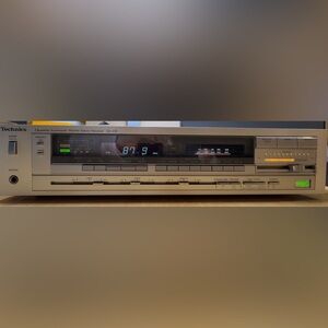 Vintage Technics SA-410 Quartz Synthesizer FM/AM Stereo Receiver